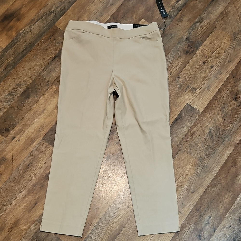 👖Jones New York Classic Tan Trousers